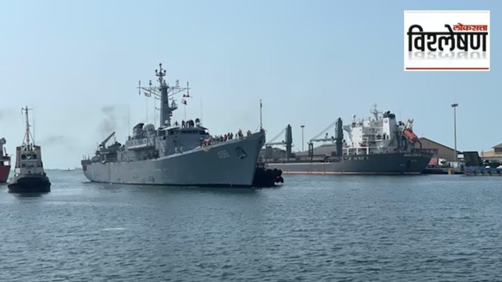 Indian warships at iran port