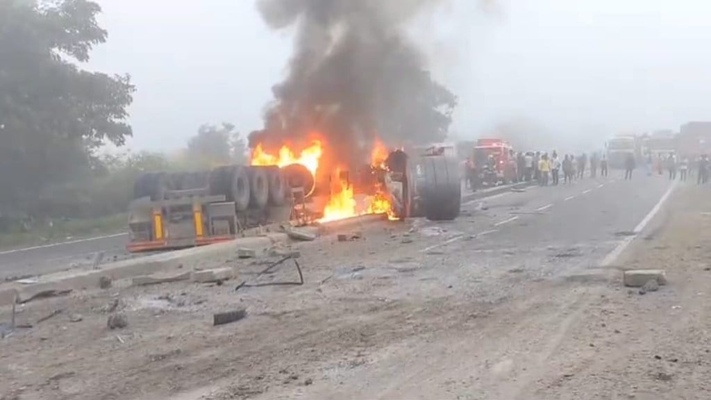 old pune mumbai highway accident