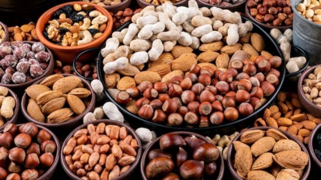 pune dry fruits theft