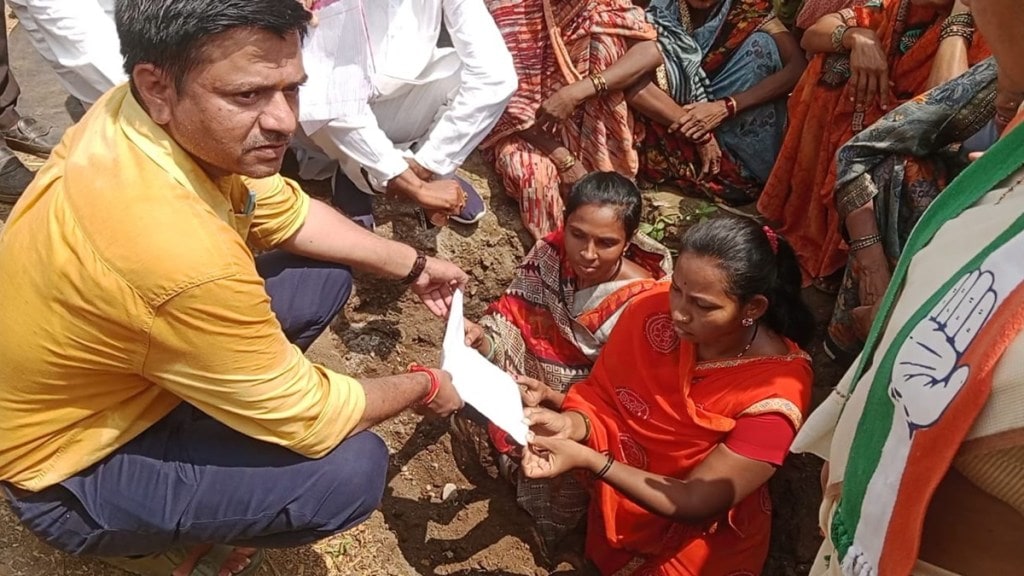 buldhana female sarpanch protest