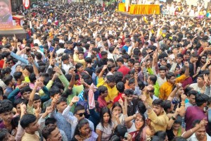 Jubilation of youth in Thane on the occasion of Diwali 2024