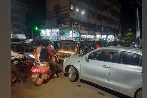 Dombivli west roads are stuck in traffic jams there is no traffic police servants deployed in evening hours