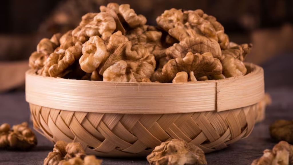 walnuts | Walnut | health benefits of walnuts | Walnuts benefits for heart patients how much walnuts eat per day | walnuts nutrition | walnuts price | dried fruit | health tips,