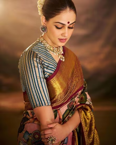 Genelia deshmukh traditional look