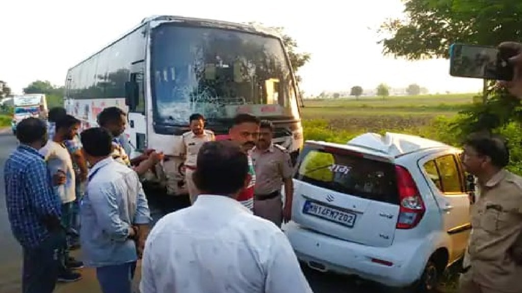 Three people died after a car hit Shivshahi in Jalgaon district nashik