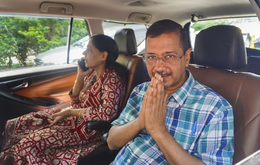 Kejriwal vacates CM residence