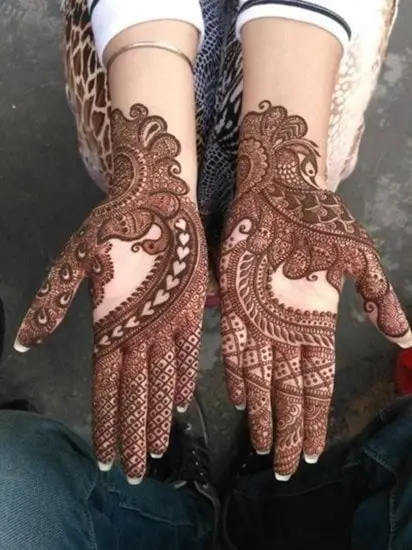 Elegant Karva Chauth Mehndi for hands