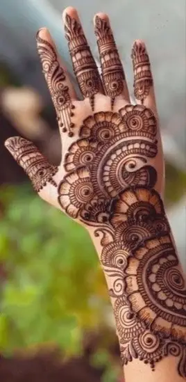 Mehndi designs for Karva Chauth 2024