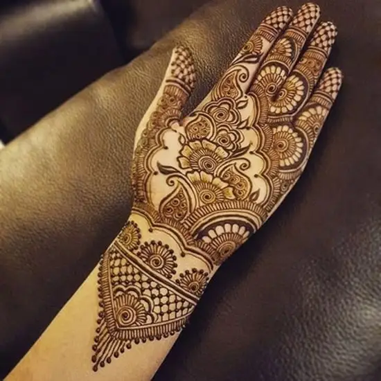 Karva Chauth Mehndi with floral patterns