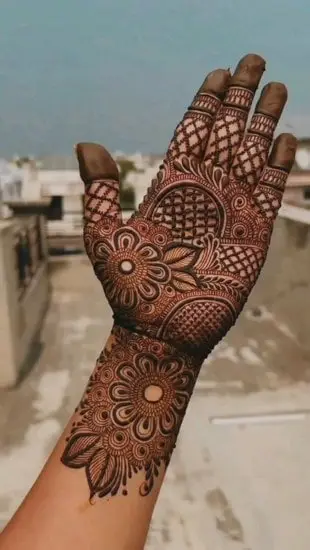 Mehndi designs for bride on Karva Chauth