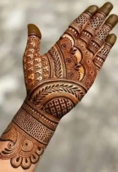 New Mehndi styles for Karva Chauth 2024