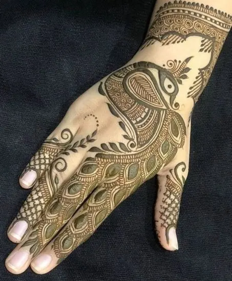 Quick Mehndi designs for Karva Chauth