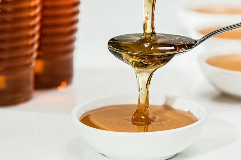 Health benefits of honey and warm water