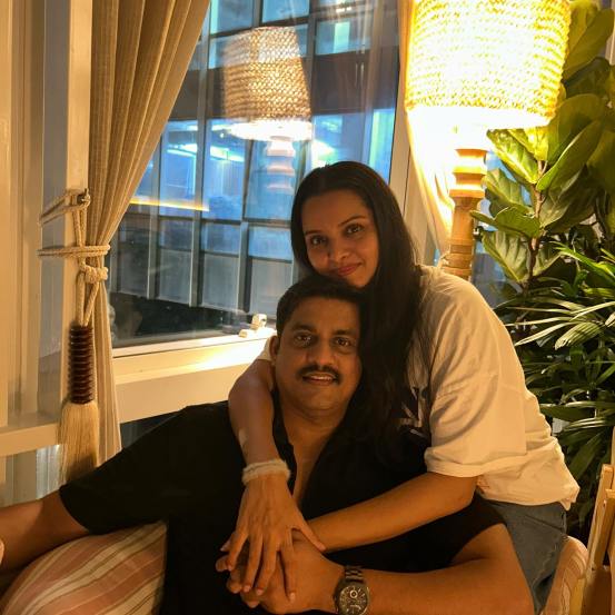 Sara Kahi Tichyasathi fame khushboo tawde shares first photo of daughter 