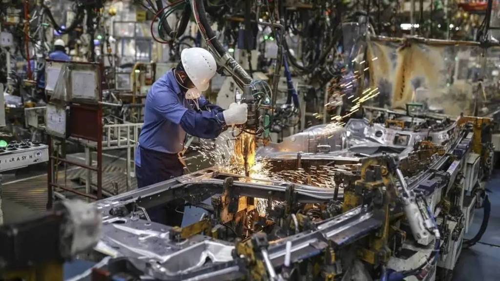 india s manufacturing sector hits 8 month low amid declining output