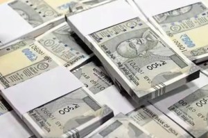 crores of rupees seized from car in khed shivapur toll naka area