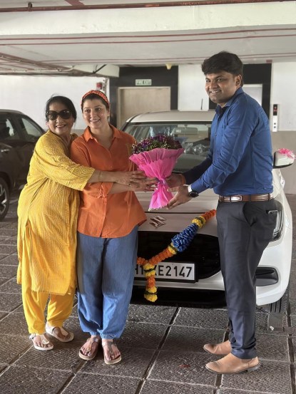 tharala tar mag fame purna aaji aka jyoti chandekar bought new car