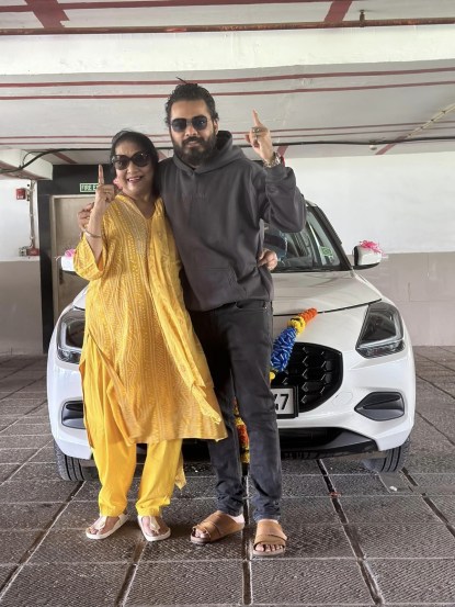 tharala tar mag fame purna aaji aka jyoti chandekar bought new car