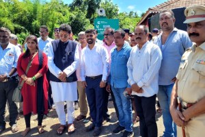 Online Bhoomi pujan of Banda to Danoli road by cm eknath shinde