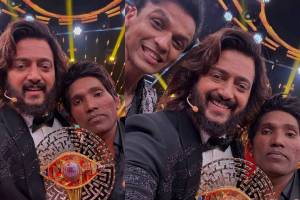 bigg boss marathi riteish deshmukh shares winning selfie with suraj chavan