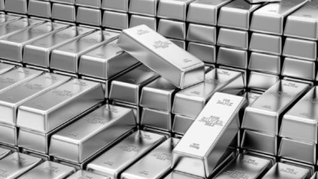 Gold and silver prices hike