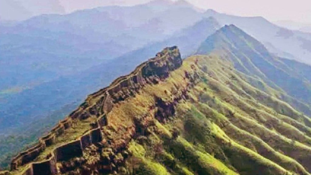 trips to explore forts in maharashtra visit to historical forts in maharashtra