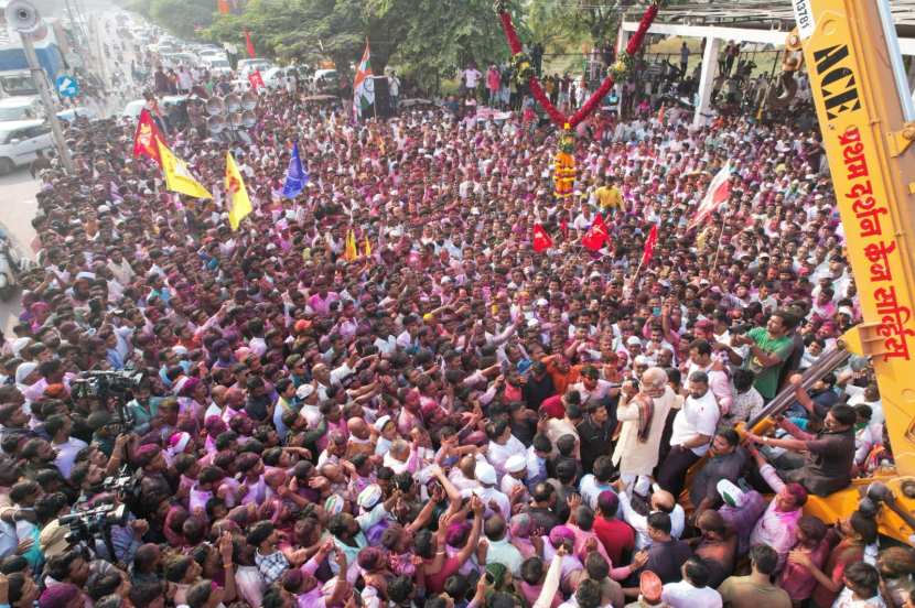 chhagan bhujbal won from yevla big rally arranged from the party workers see photos