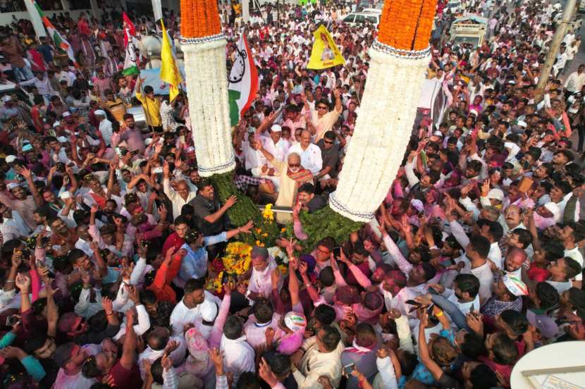 chhagan bhujbal won from yevla big rally arranged from the party workers see photos