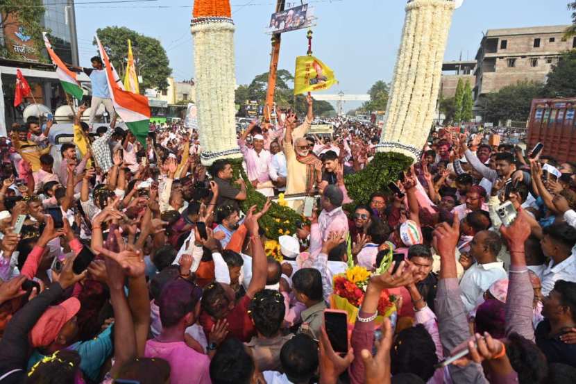 chhagan bhujbal won from yevla big rally arranged from the party workers see photos