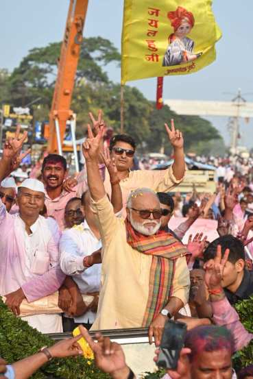 chhagan bhujbal won from yevla big rally arranged from the party workers see photos