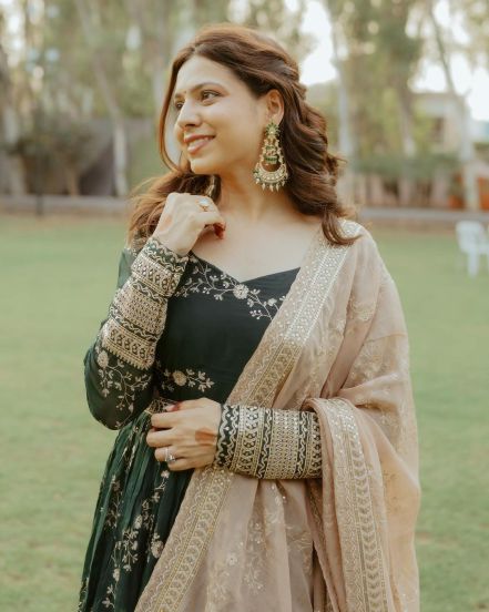 Anaghaa Bhagare Pink Paithani Saree