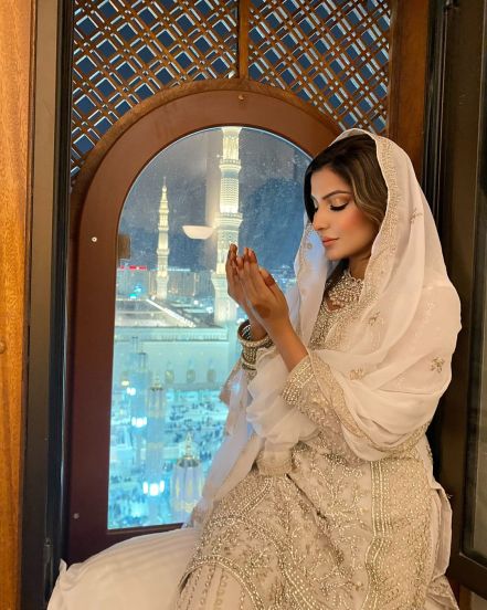 Bigg Boss OTT 3 Star Sana Sultan Marries Mohammad Wazid In Madinah