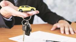 Car Sales In Festive Season Low : सणासुदीच्या हंगामात ग्राहकांनी गाड्यांकडे फिरवली पाठ; विक्री झाली १८ टक्क्यांनी कमी, नेमकं कारण काय?