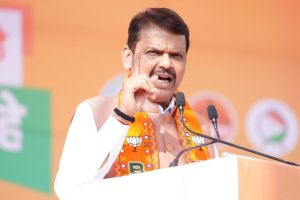 Fadnavis urged Saoner to change for real development criticizing current politics as bullying