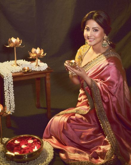 Hina Khan gracefully poses with her traditional saree outfit on social media