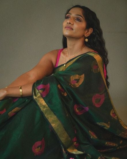 Actor and Comedian Jamie Lever shares her cute look in saree on social media