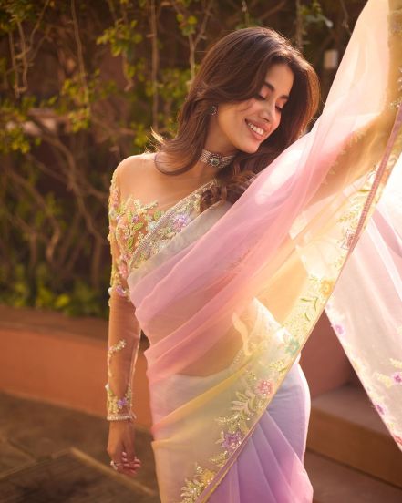 Janhvi Kapoor Pink Saree Look