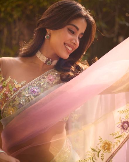 Janhvi Kapoor Pink Saree Look