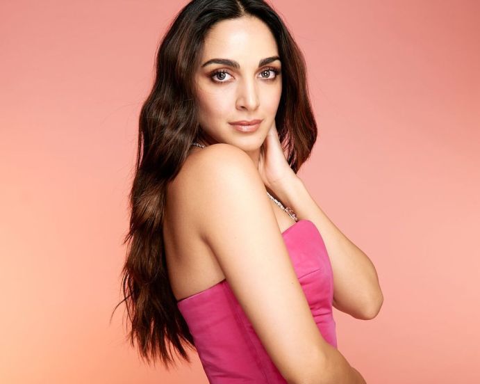 Kiara Advani's elegance in Rose dress outfit, A tribute to Rohit Bal