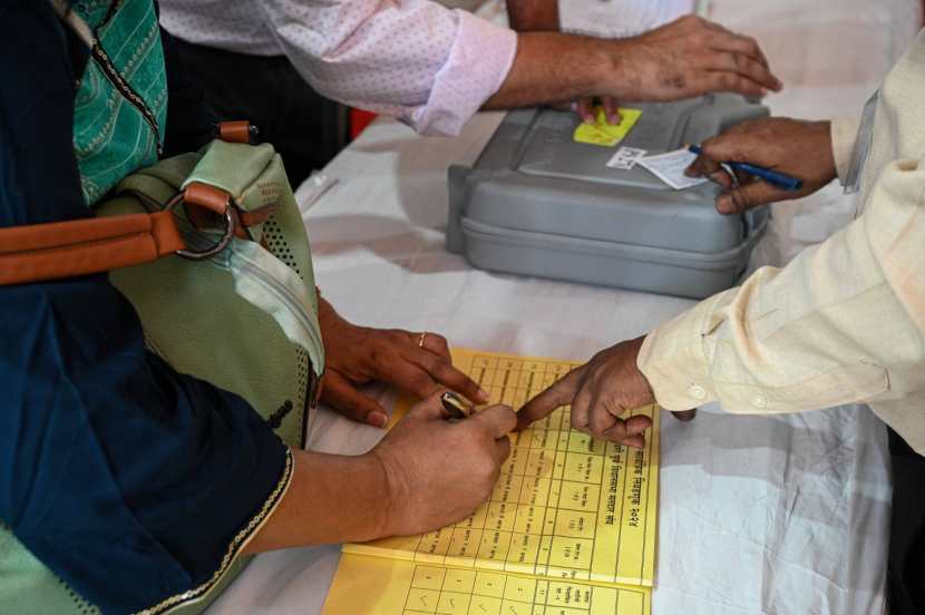 Maharashtra Assembly Election 2024 Politicians Voting