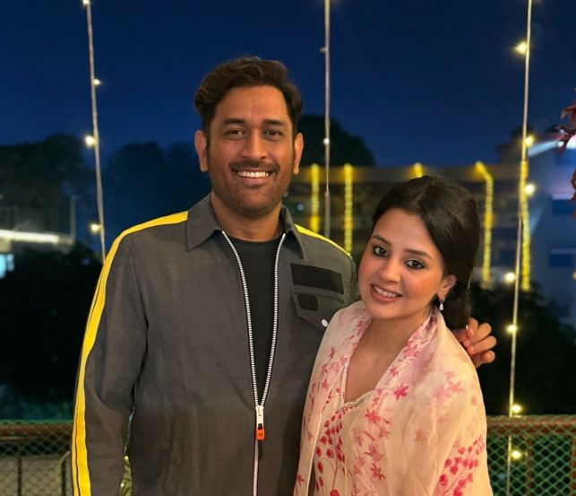 Mahendra Singh Dhoni Thailand Family Vacation