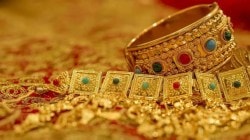 Gold Price: लक्ष्मीपूजनाच्या दिवशी सोन्याचे भाव कमी झाले का? गुगलवरही ट्रेंड होणारा सोन्याचा आजचा भाव पाहा