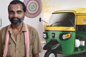 Karnataka auto driver finds the house of passenger to return her missing gold chain, receives accolades.