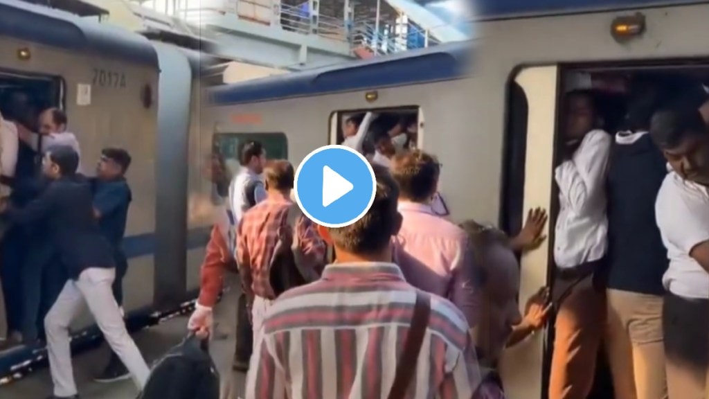 Shocking viral video of ac local train crowd in Mumbai air conditioned local trains are disappointing shocking video goes viral