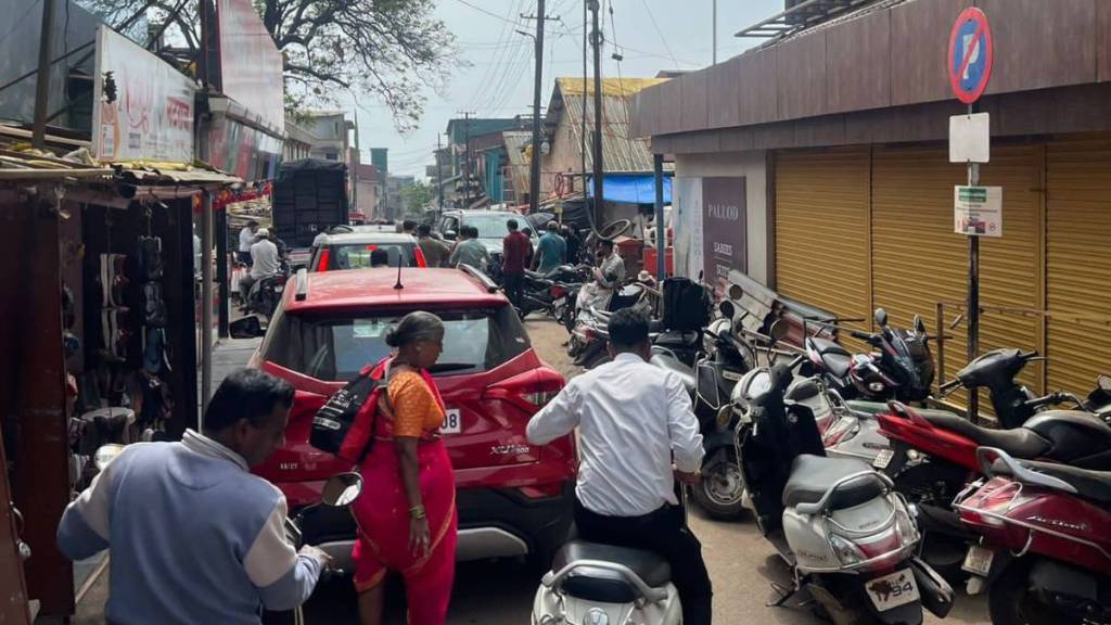 problem of traffic congestion in Mahabaleshwar created difficulties at many places