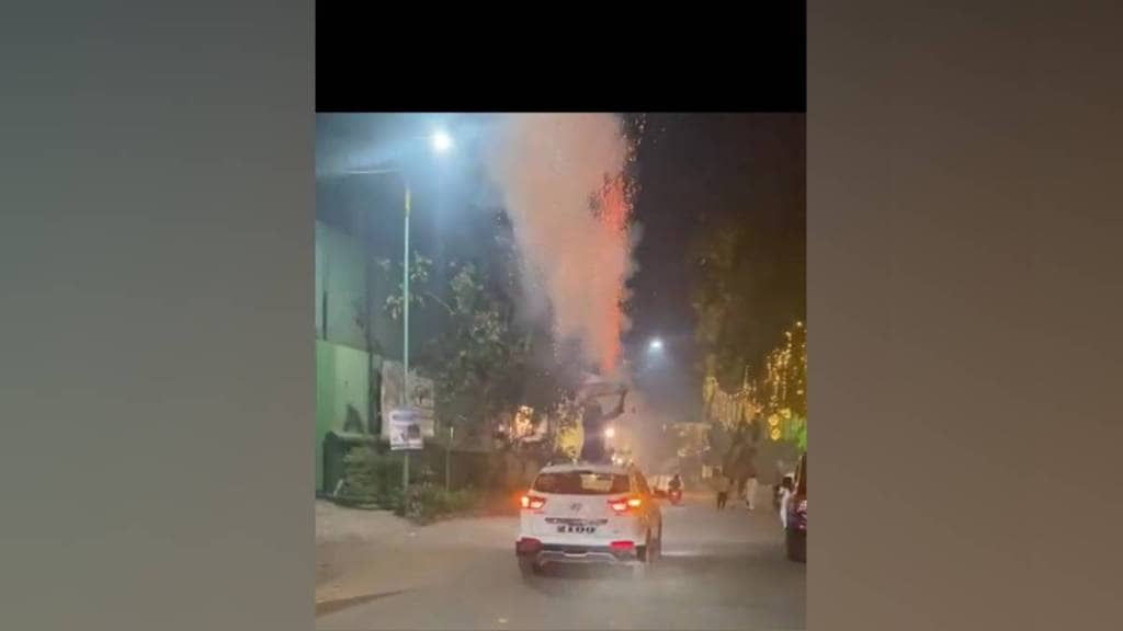 Thanes Nilakanth area youth burst firecrackers on roofs of vehicles