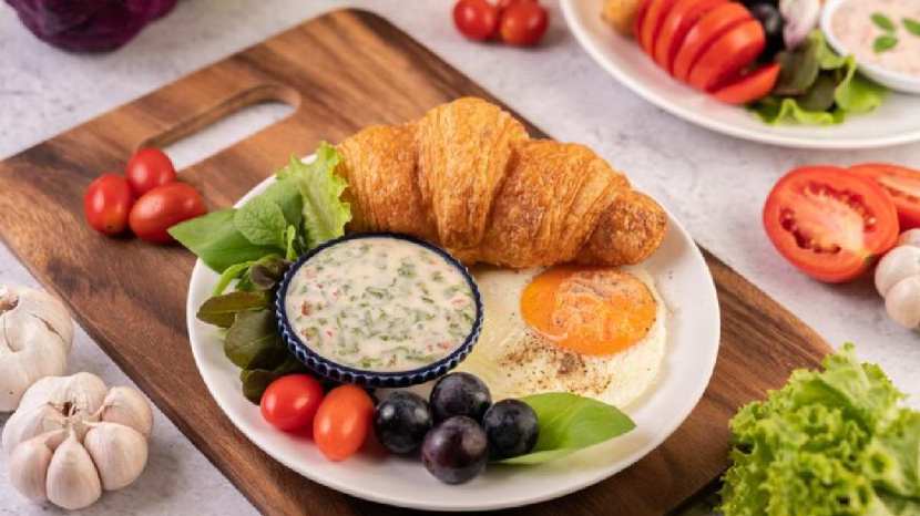 What is the right time for breakfast for health