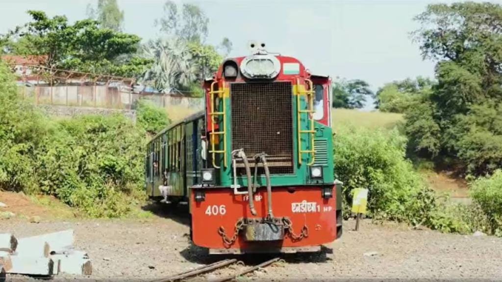 Matheran Mini Toy Train , Mini Train Vistadome Coach,