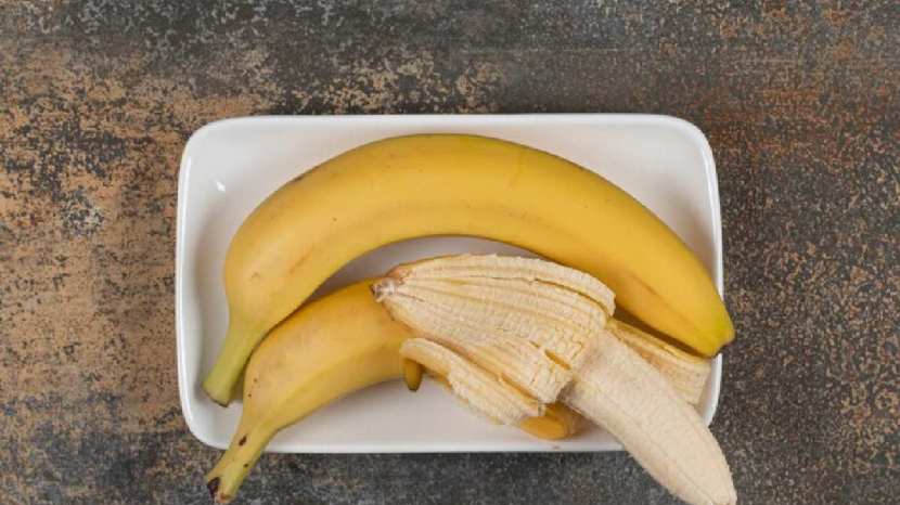 his simple remedy of banana peel will kill mosquitoes 