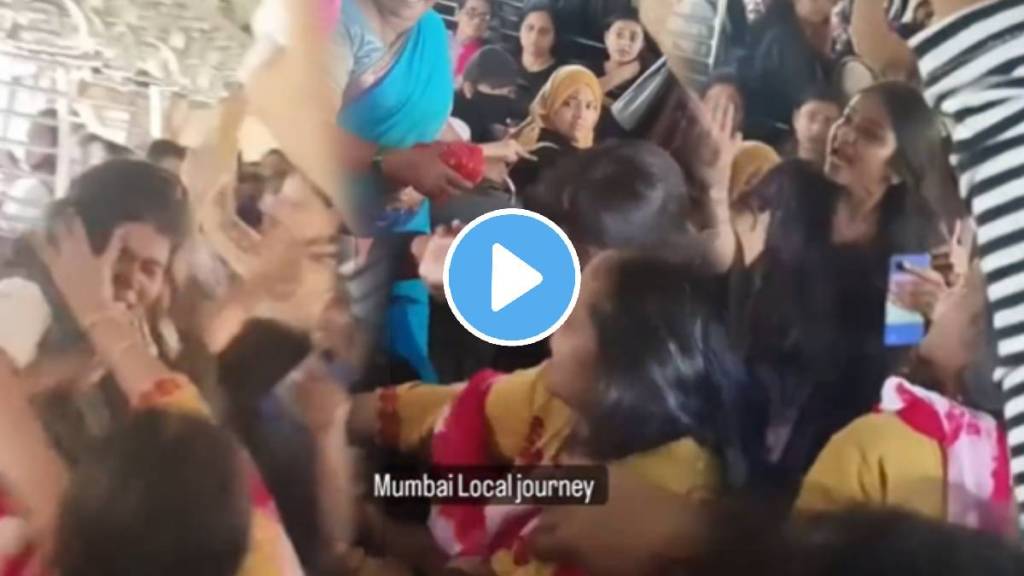 Shocking video in mumbai local train three women fight video viral on social media spirit of mumbai